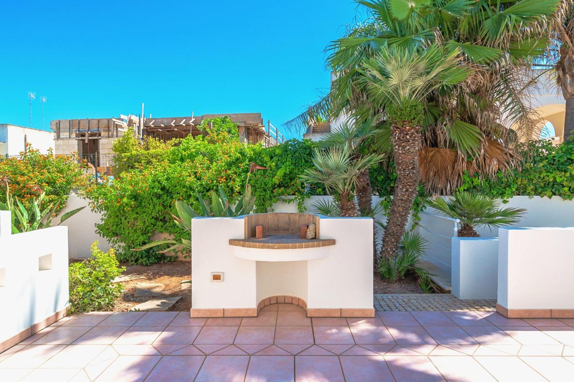 Residence Oasi Sul Mare Torre Suda Exterior photo