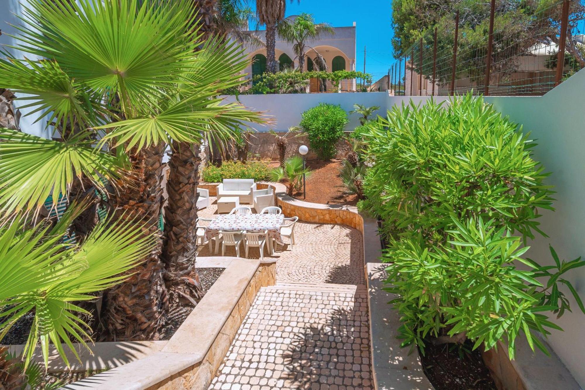 Residence Oasi Sul Mare Torre Suda Exterior photo