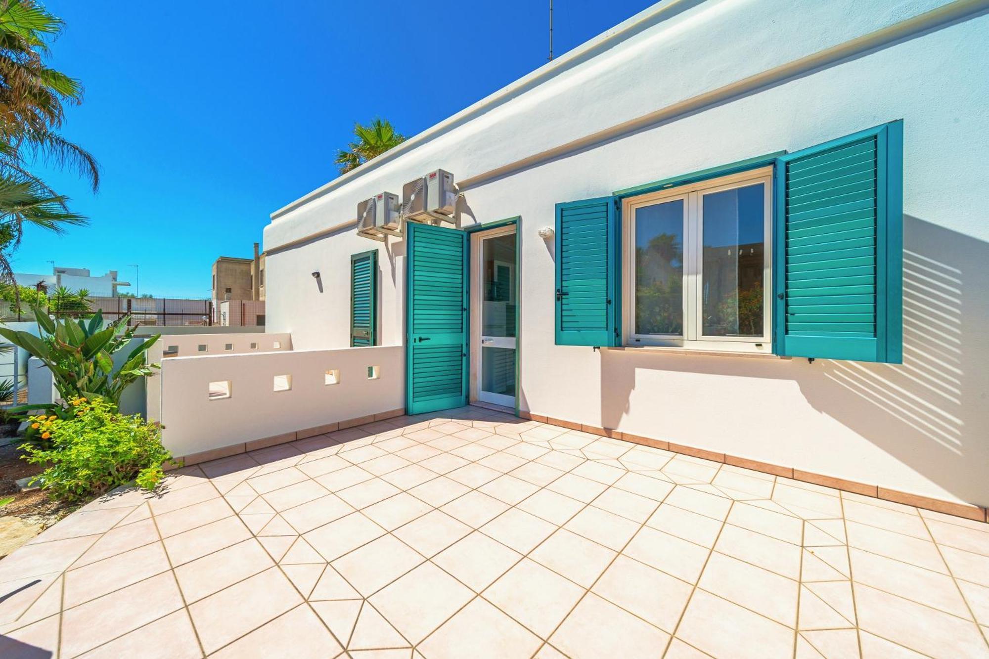 Residence Oasi Sul Mare Torre Suda Exterior photo