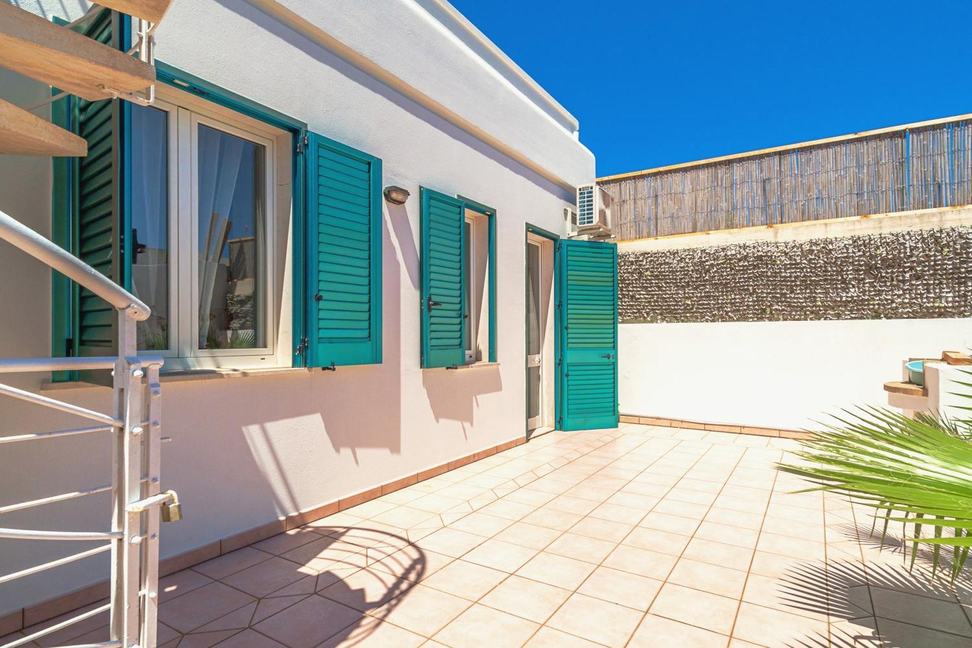 Residence Oasi Sul Mare Torre Suda Exterior photo