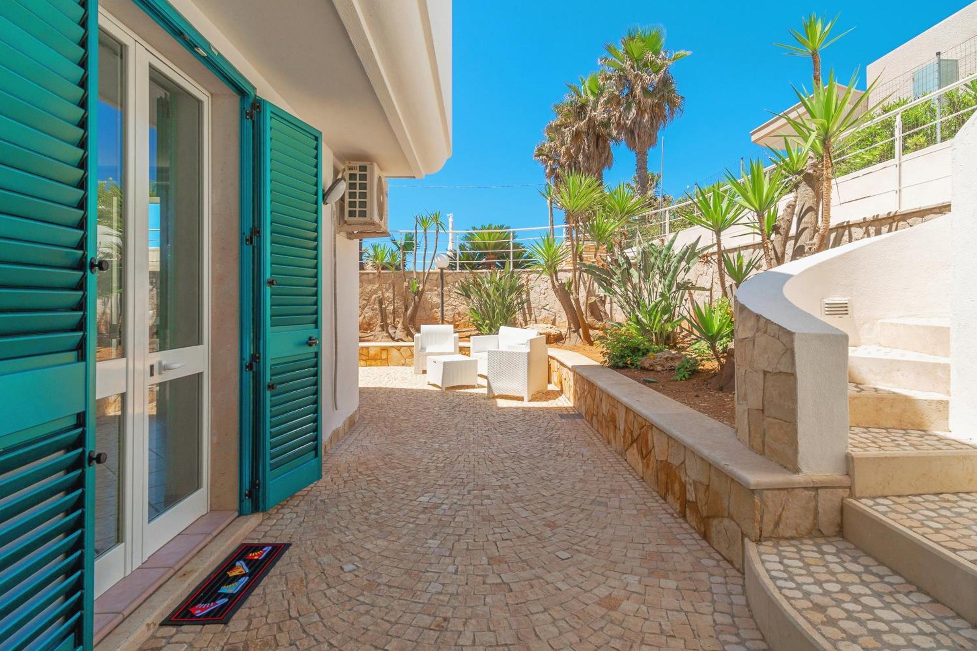 Residence Oasi Sul Mare Torre Suda Exterior photo